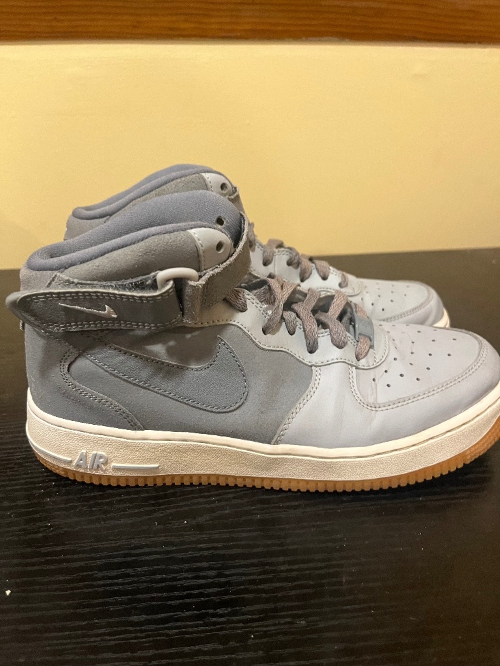 SIZE 8.5 W0MAN - Nike Air Force 1 Mid Grey Gum Light Brown